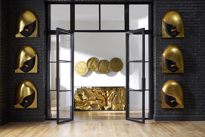 Black & Gold Face Right Wave LG